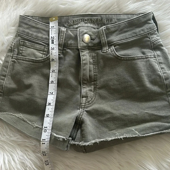 American Eagle super super stretch olive green denim shorts size 2 - Picture 4 of 7